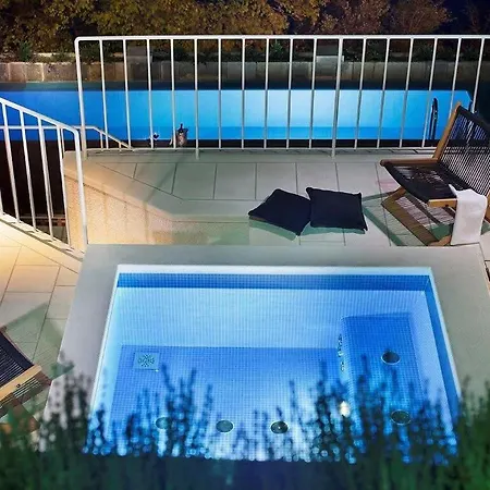Modern Rock With High-end Interiors * Dubrovník
