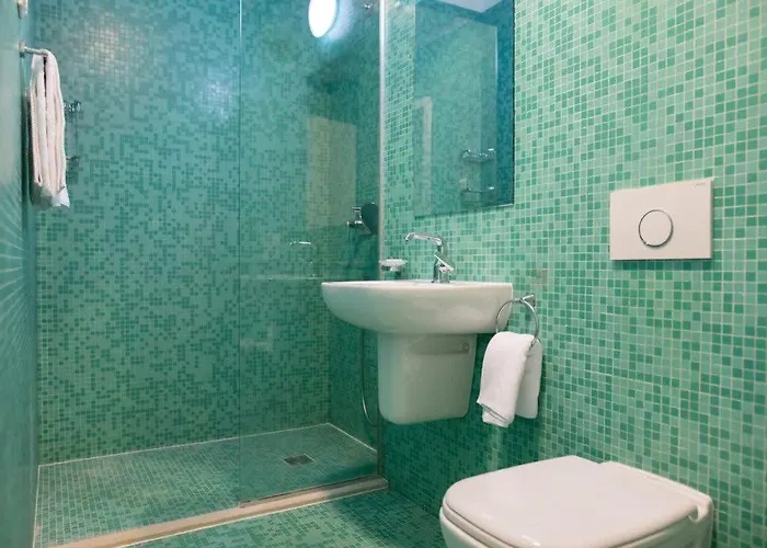 Modern Rock With High-end Interiors فيلة *